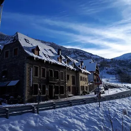 Ostau Era Nheuada Valle De Aran Guest house Aubert